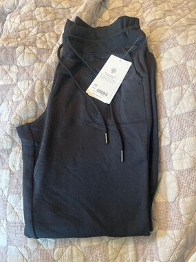 New Athleta Balance Flare black pants M